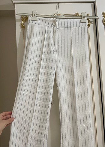 Düğmeli Çizgili Beyaz Gri Kadın Kumaş Pantolon - Görsel 2