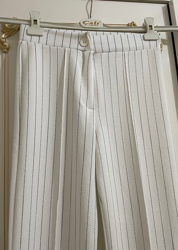 Düğmeli Çizgili Beyaz Gri Kadın Kumaş Pantolon - Görsel 4