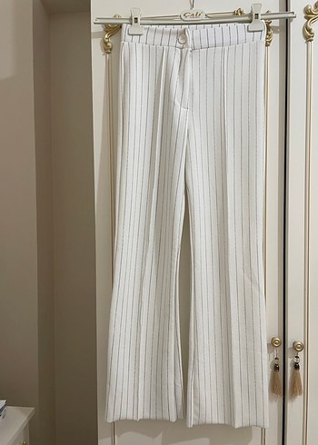 Düğmeli Çizgili Beyaz Gri Kadın Kumaş Pantolon - Görsel 5