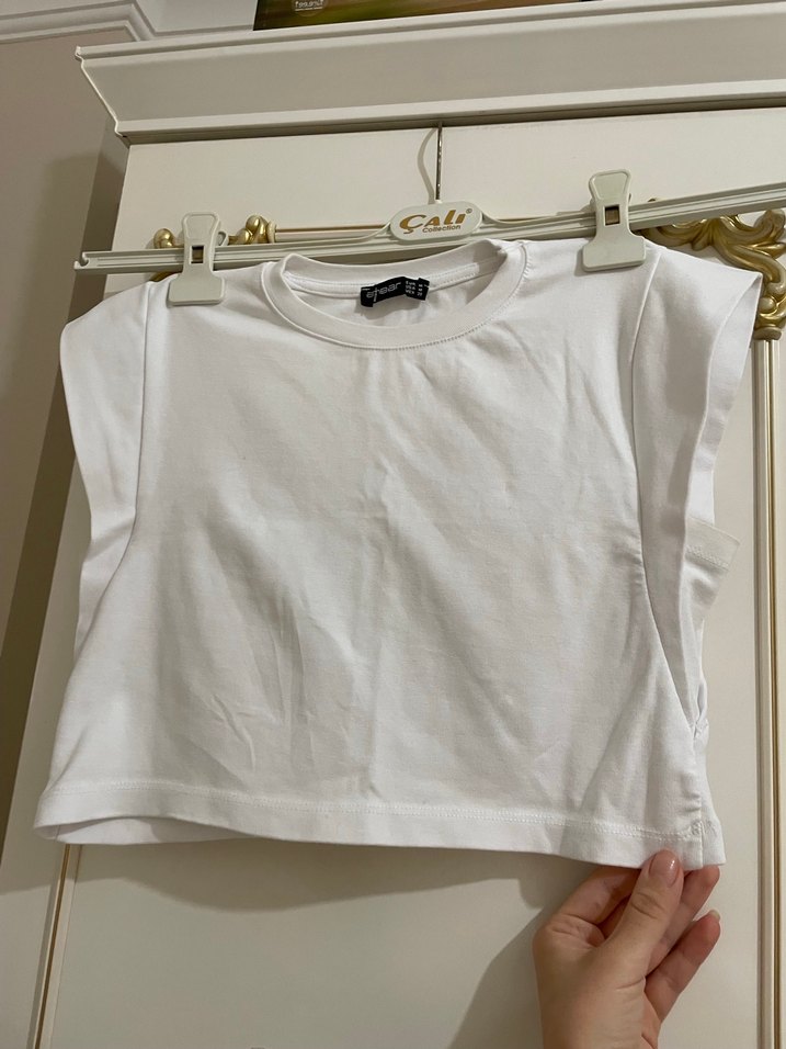 Beyaz Crop - Görsel 2