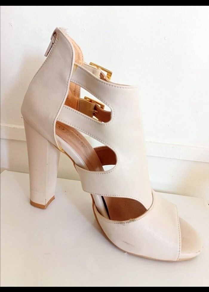 Topuklu ayakkabı - Görsel 4
