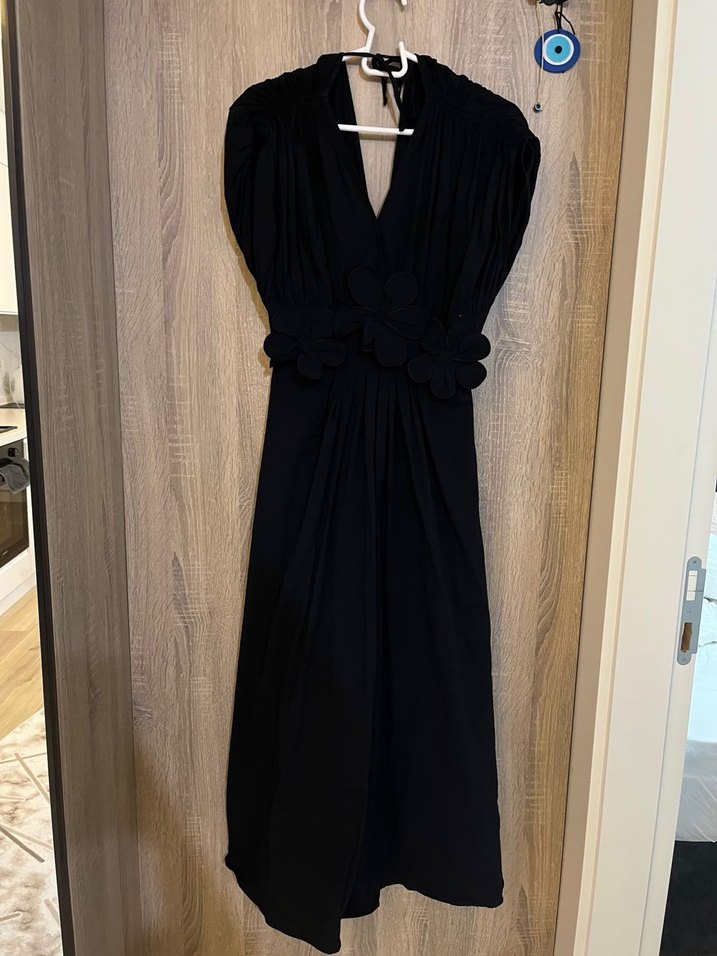 Siyah V Yaka Drapeli Uzun Elbise - Görsel 3