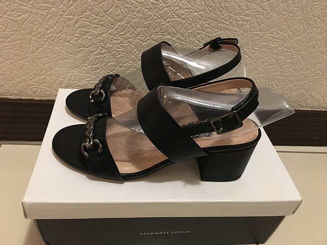 Nine West Samara 1FX 37 numara Siyah Topuklu Sandalet
