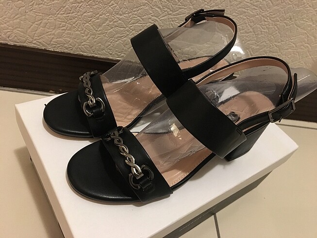Nine West Nine West Samara 1FX 37 numara Siyah Topuklu Sandalet
