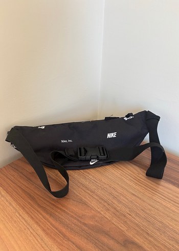 Nike Orijinal Baskılı Siyah Kemerli Bel Çantası - Görsel 2