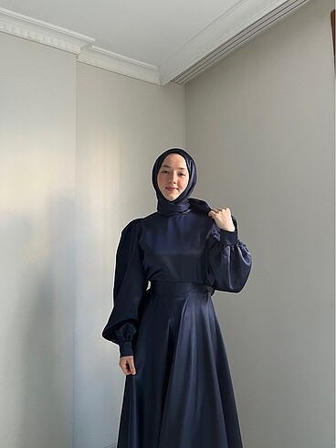 Saten elbise