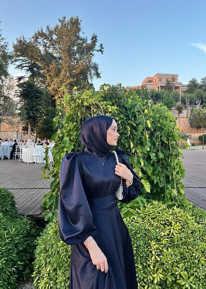 Lacivert saten abiye ? - Görsel 4