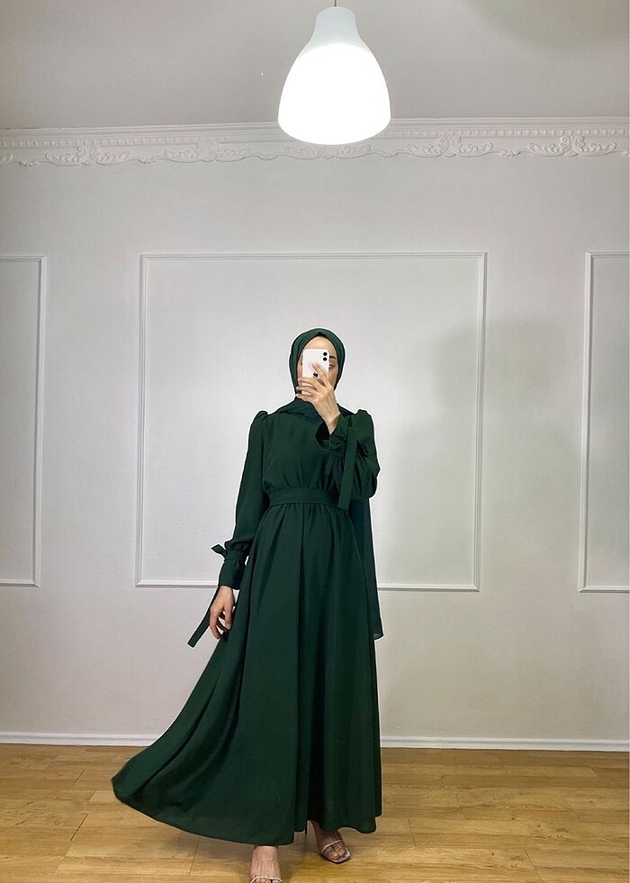 Meliha Tarhanacı taş kemerli abiye ? - Görsel 2