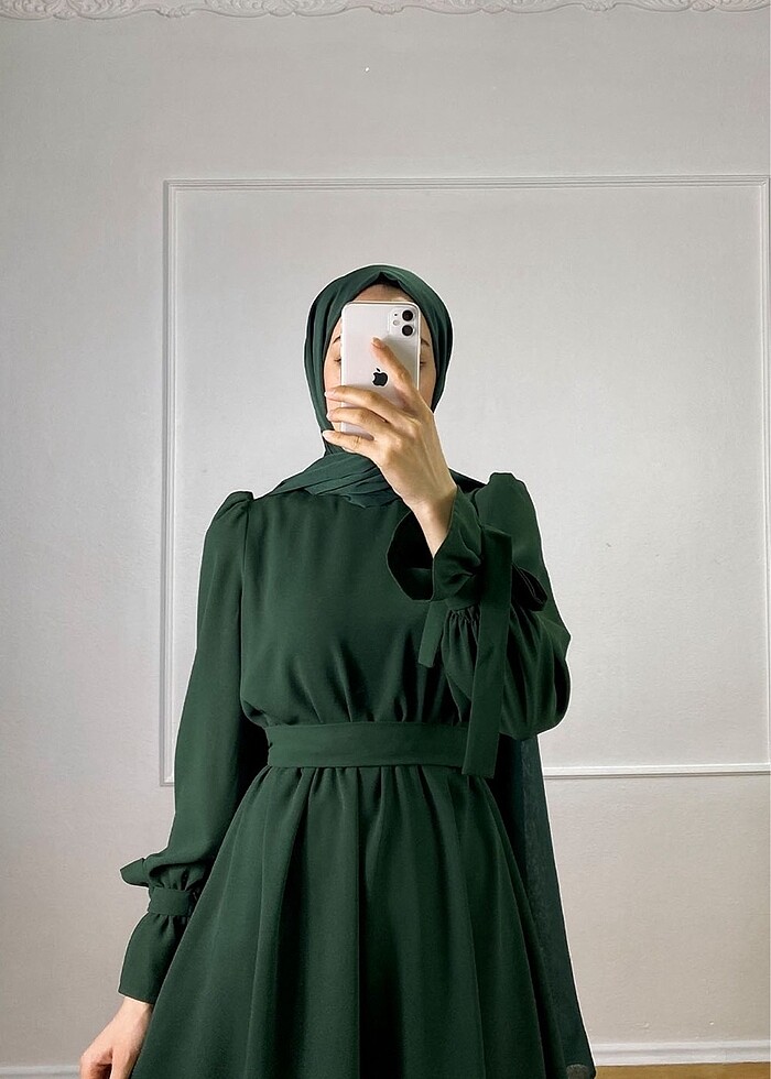 Meliha Tarhanacı taş kemerli abiye ? - Görsel 3