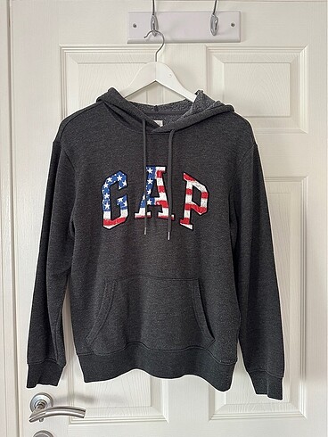 GAP sweatshirt