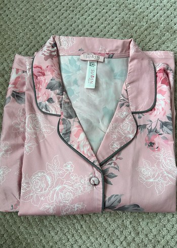 Çiçek Desenli Saten Pijama Takımı - Görsel 5