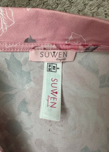 Çiçek Desenli Saten Pijama Takımı - Görsel 2