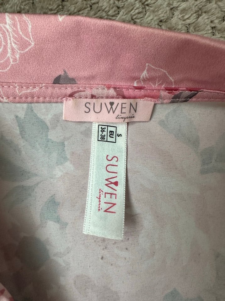 Çiçek Desenli Saten Pijama Takımı - Görsel 2