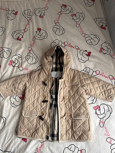 Burberry trenchcoat