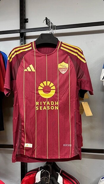 ROMA YENİ SEZON FORMA