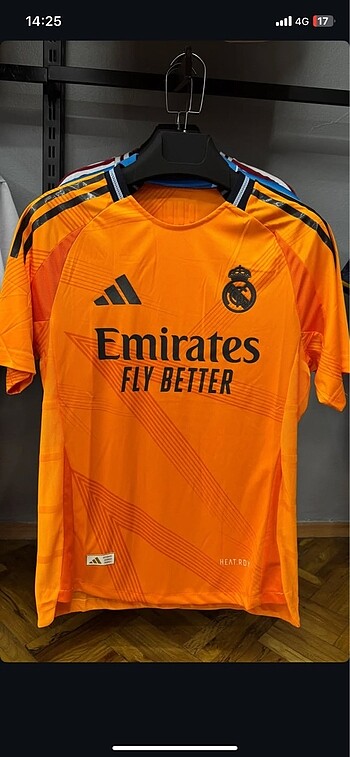 REAL MADRİD YENİ SEZON TURUNCU FORMA
