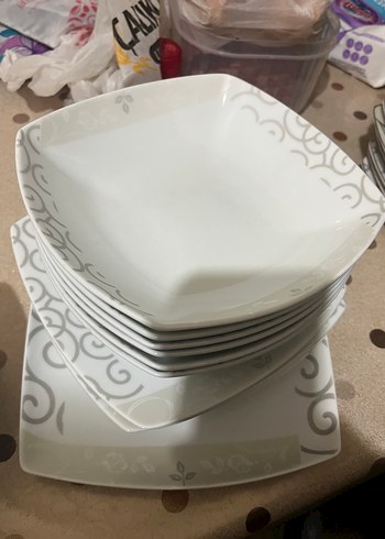 Gri ve Beyaz Desenli Yemek Tabağı Seti
31 Parça - Görsel 8