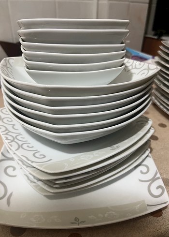 Gri ve Beyaz Desenli Yemek Tabağı Seti
31 Parça - Görsel 5