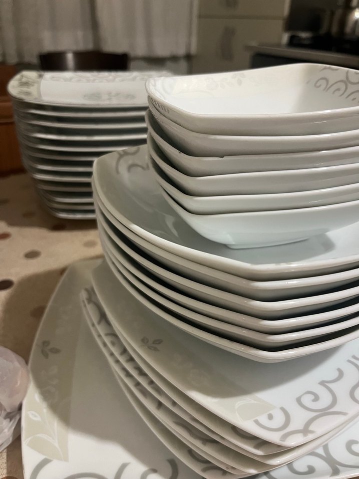 Gri ve Beyaz Desenli Yemek Tabağı Seti
31 Parça - Görsel 3