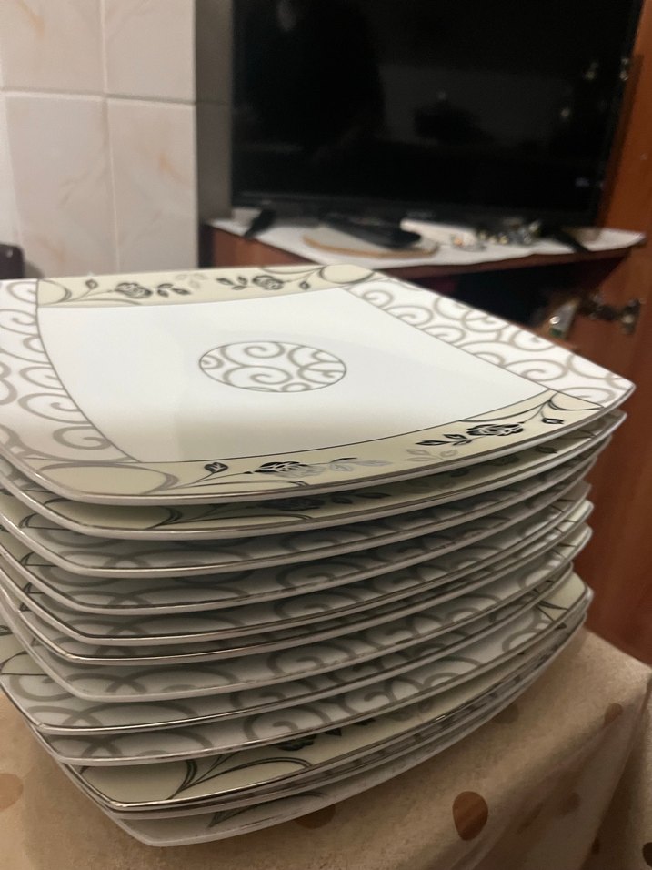 Gri ve Beyaz Desenli Yemek Tabağı Seti
31 Parça - Görsel 4