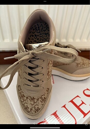 37 Beden GUESS SNEAKER