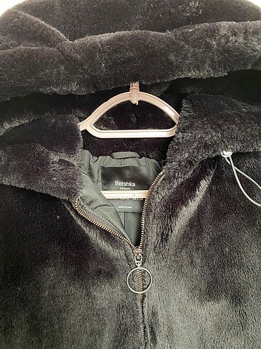 Bershka Peluş mont