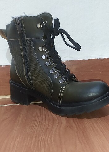 Zara Hiç kullanılmamış kadın bot