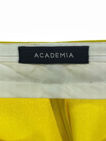 36 Beden sarı Renk Academia Kumaş Pantolon %70 İndirimli.