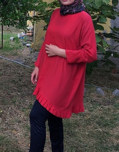 Kırmızı tunik