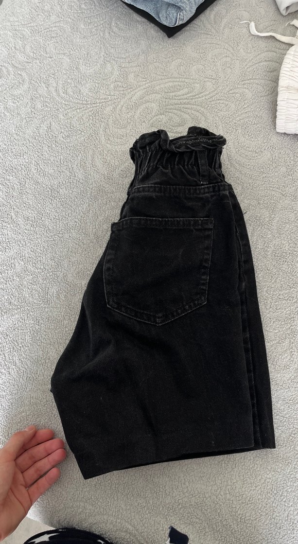 Düğmeli Siyah Kadın Midi Kot Şort - Görsel 5