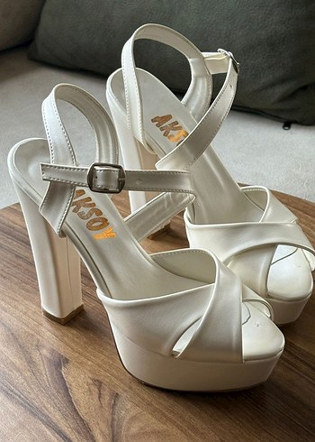 Beyaz Platform Topuklu Gece Ayakkabısı - Görsel 2