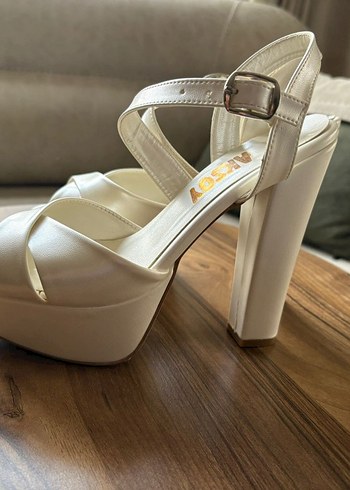 Beyaz Platform Topuklu Gece Ayakkabısı - Görsel 5
