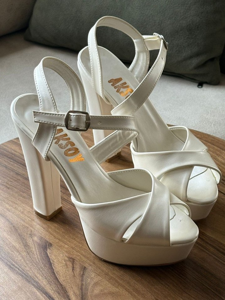 Beyaz Platform Topuklu Gece Ayakkabısı - Görsel 2
