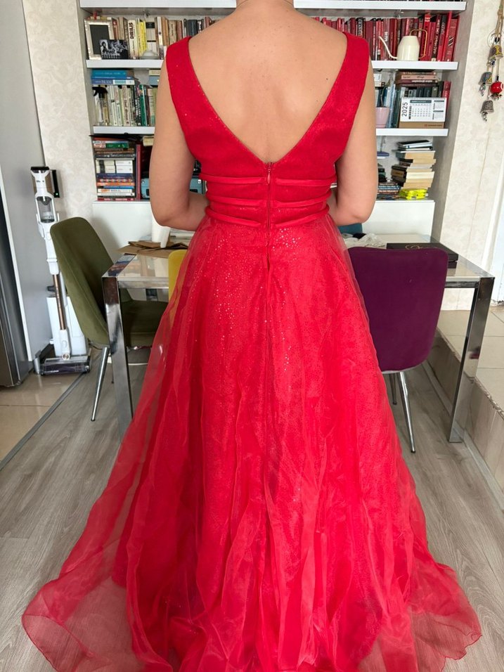 Kırmızı V Yaka Uzun Abiye Elbise - Görsel 2