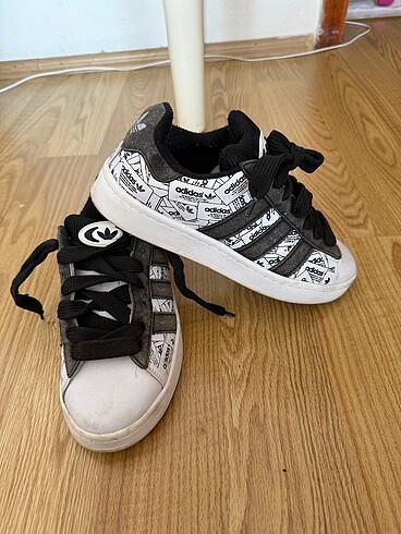Adidas spor ayakkabı