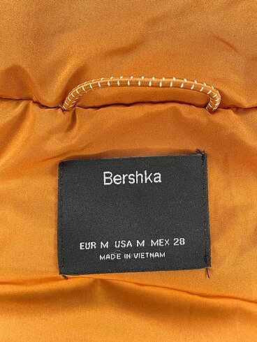 m Beden çeşitli Renk Bershka Mont %70 İndirimli.