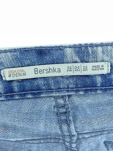 36 Beden mavi Renk Bershka Mini Şort %70 İndirimli.