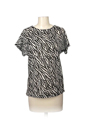 Koton T-shirt %70 İndirimli.