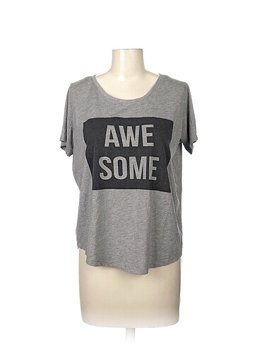 Koton T-shirt %70 İndirimli.