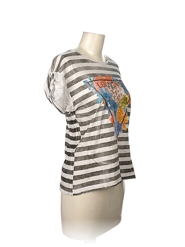 Pull and Bear Pull and Bear T-shirt %70 İndirimli.