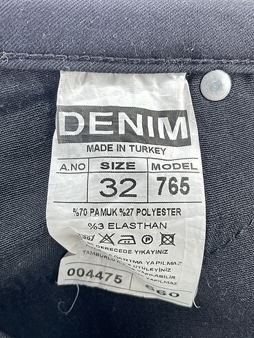 32 Beden siyah Renk Diğer Mini Şort %70 İndirimli.