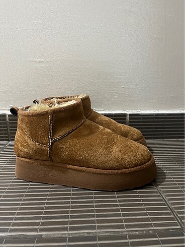 Kalin Tabanli Ugg Bot