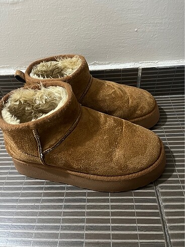 Ugg Kalin Tabanli Ugg Bot