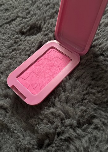 NYX NYX Buttermelt Allık - 01 my butta half