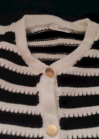 Kadın Siyah Beyaz Çizgili Örgü Hırka - Görsel 3