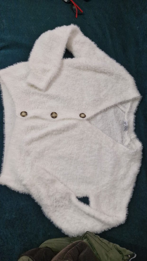 Düğmeli beyaz Hırka - Görsel 2