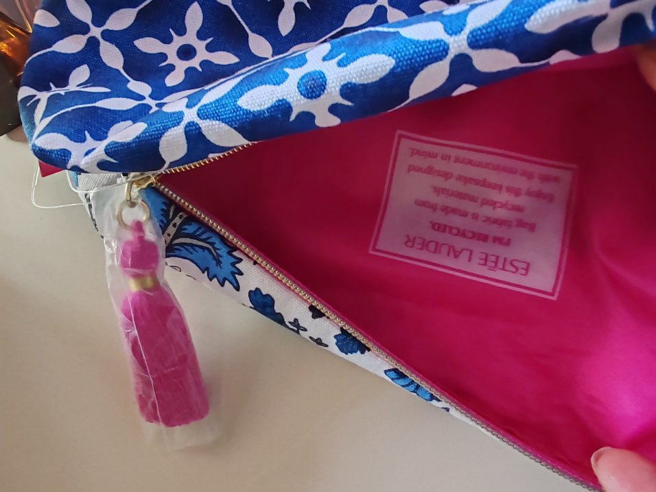 Estee Lauder Makyaj Çantası - Görsel 4