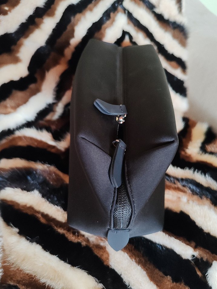 Siyah Burberry makyaj çantası - Görsel 3