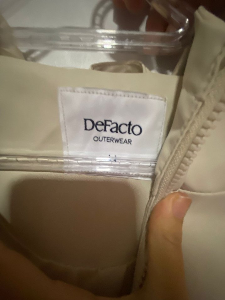 Bej Yüksek Yakalı Fermuarlı Kadın Ceket - Görsel 3