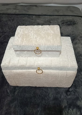 Beyaz ve Gri Makyaj Düzenleyici Kutular - Görsel 2